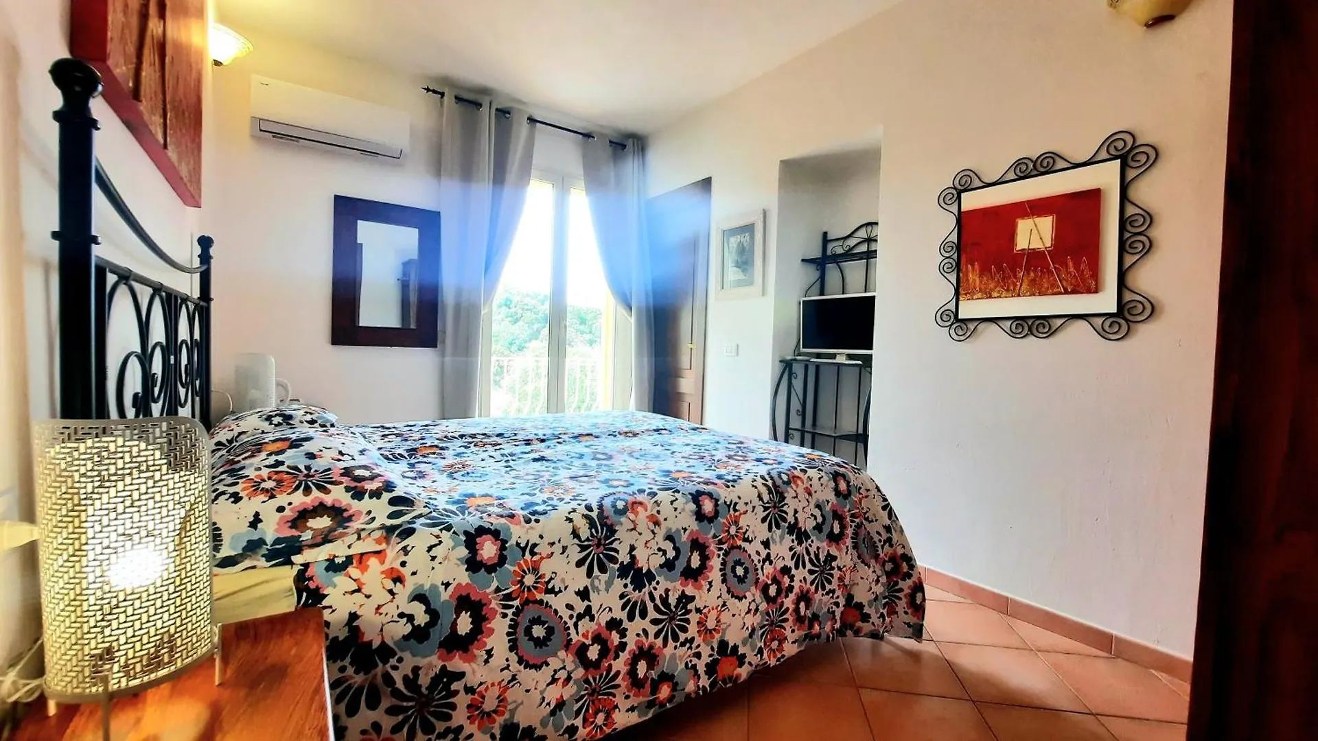 Villa Agnese Badesi Bed & Breakfast